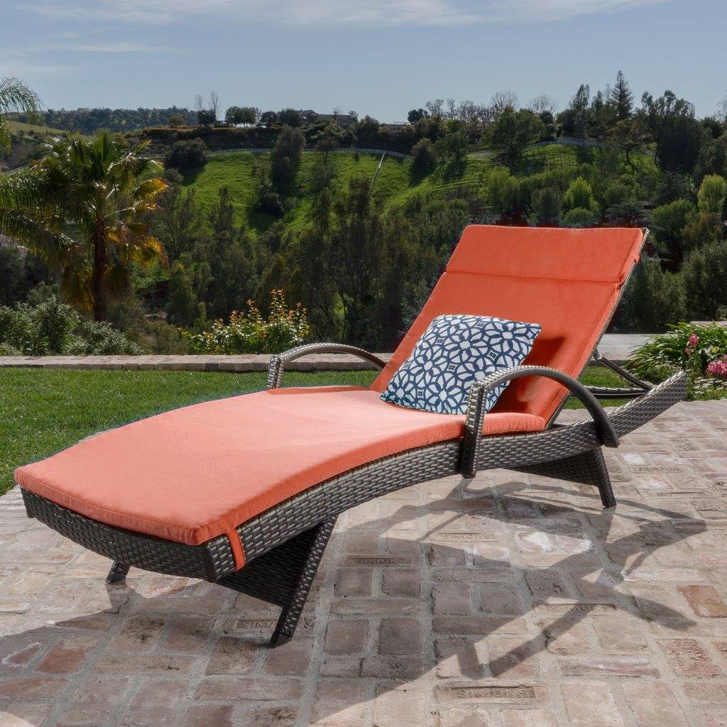 Outdoor Wicker Lounge With Arms With Water Resistant Cushion